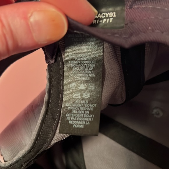 Nike dry fit baseball hat-4 available ponytail hole - Picture 2 of 3